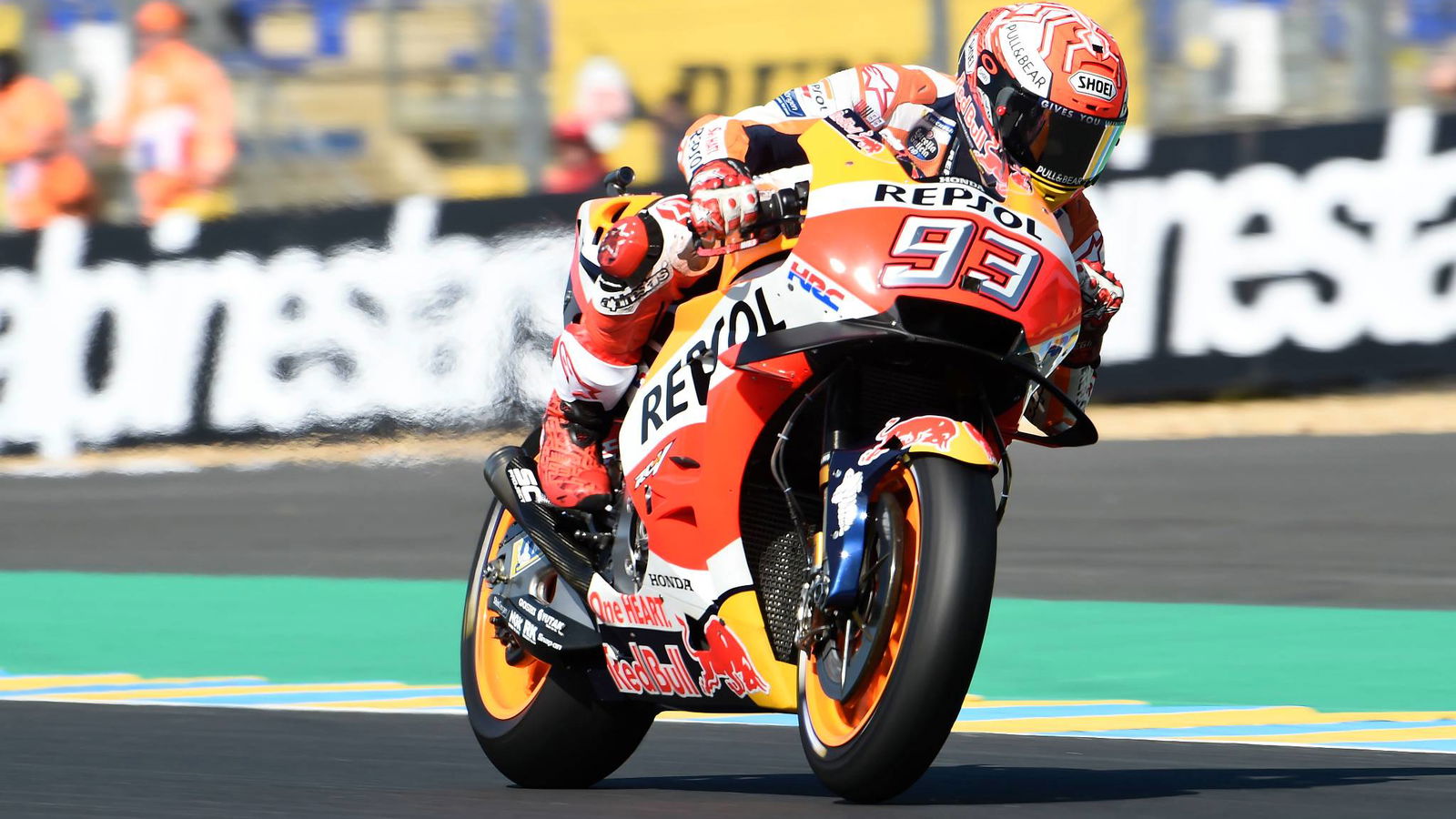 Marquez tercepat dengan fairing baru di FP1