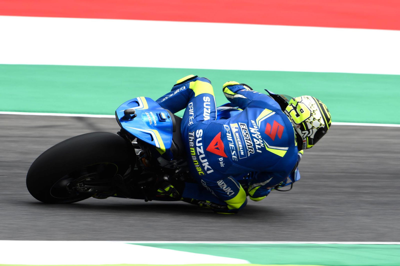 Iannone tetap di atas karena Pirro mengalami kecelakaan parah