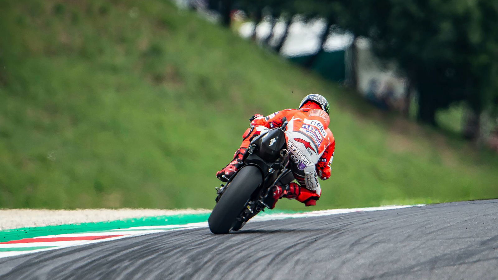 Lorenzo bangkit kembali dengan perasaan baru bersama Ducati