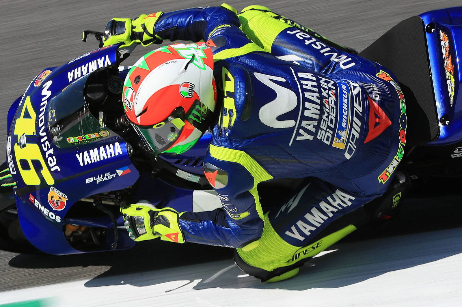 Rossi mengalahkan Lorenzo untuk posisi terdepan di Mugello