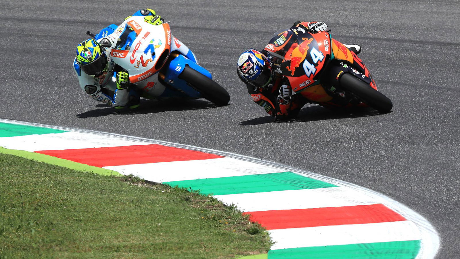 Moto2 Mugello: Oliveira yang mengagumkan kembali ke jalur kemenangan