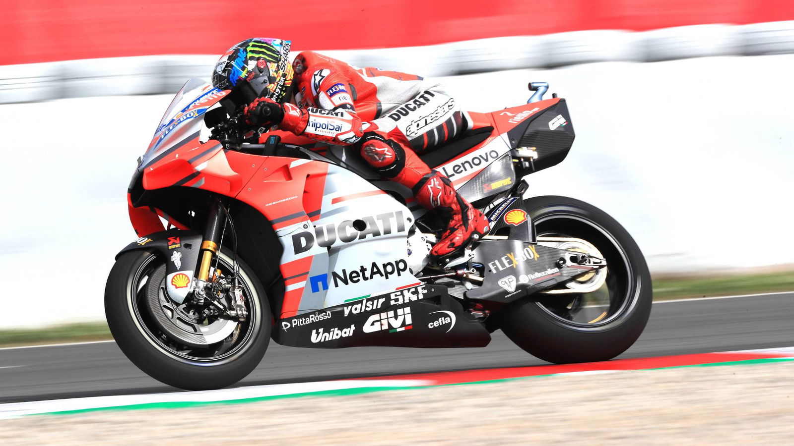 Lorenzo tercepat pada hari Jumat di Catalunya