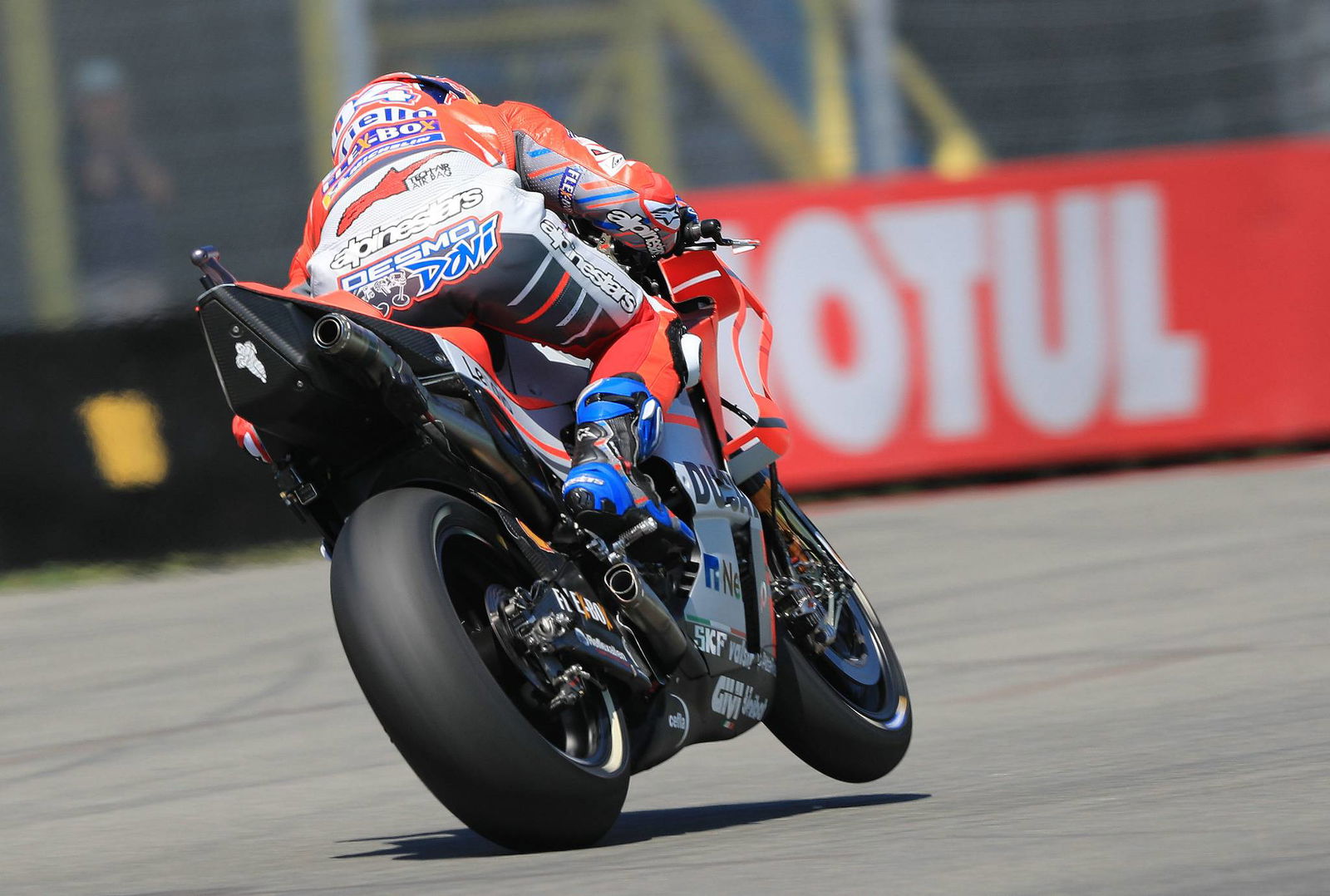 Lorenzo mencari solusi untuk masalah sektor terakhir