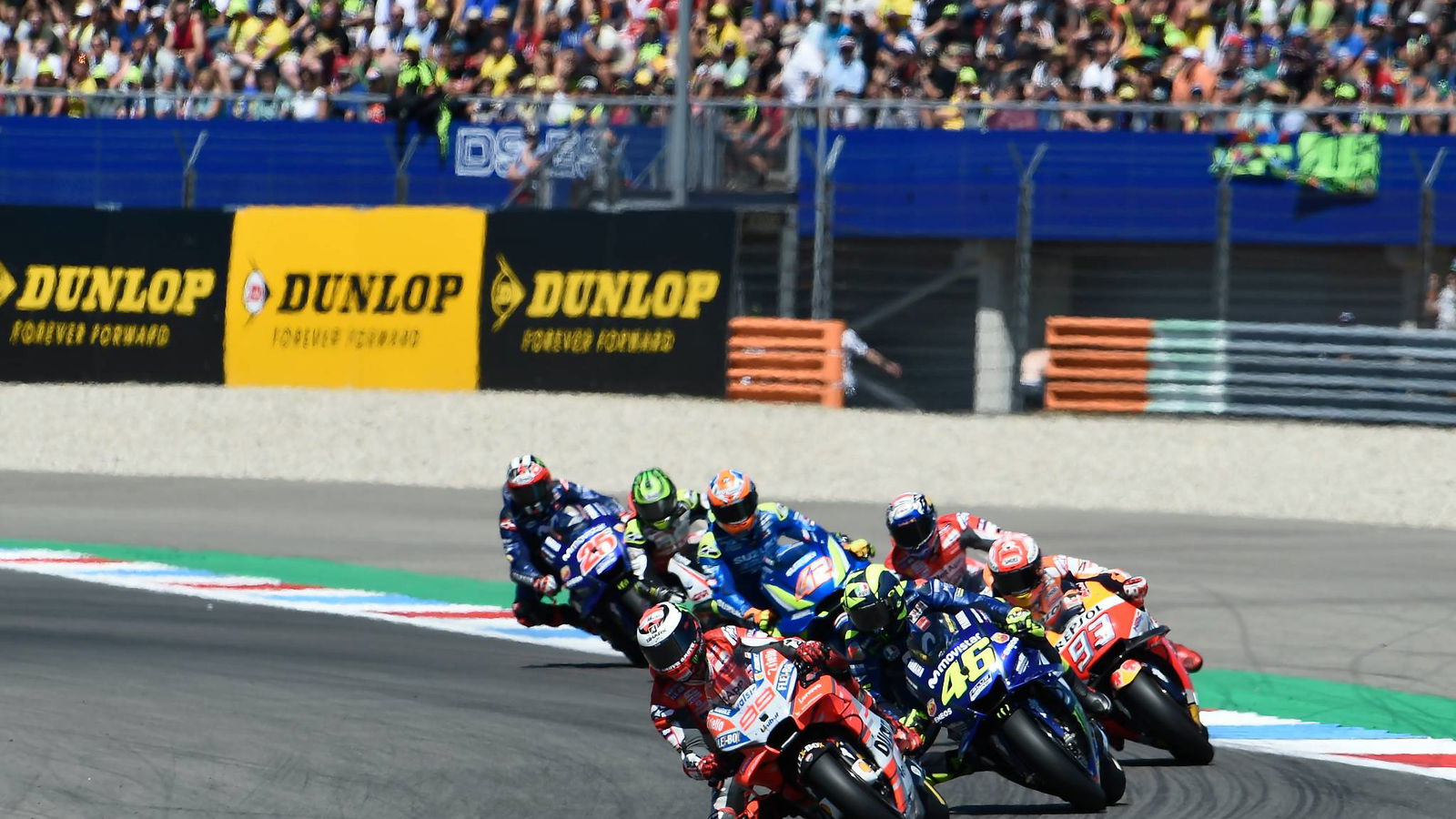 Lorenzo, Rossi 'sangat beruntung' setelah ketakutan 200km / jam