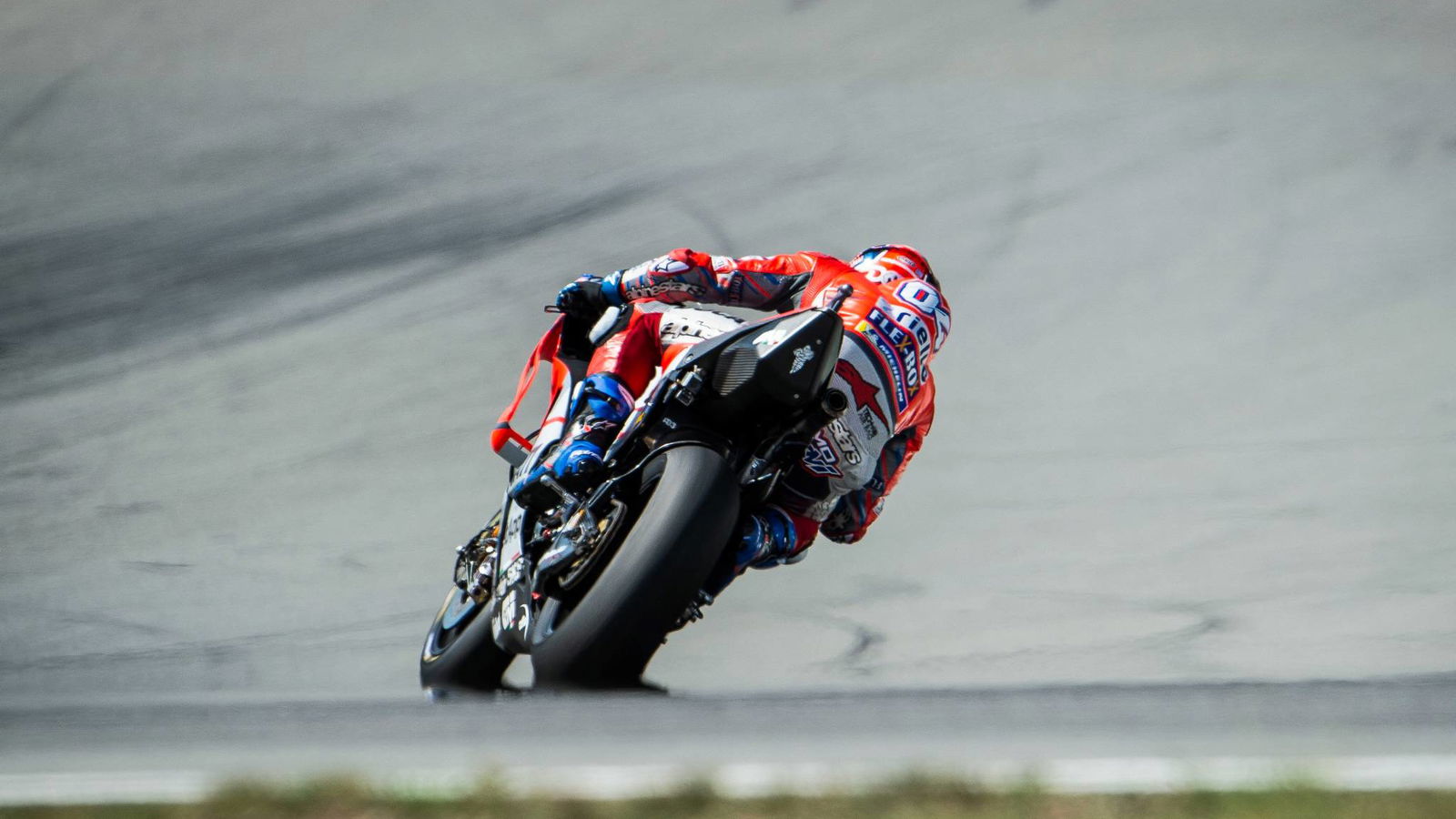 Dovizioso leads Ducati 1-2 in warm-up 