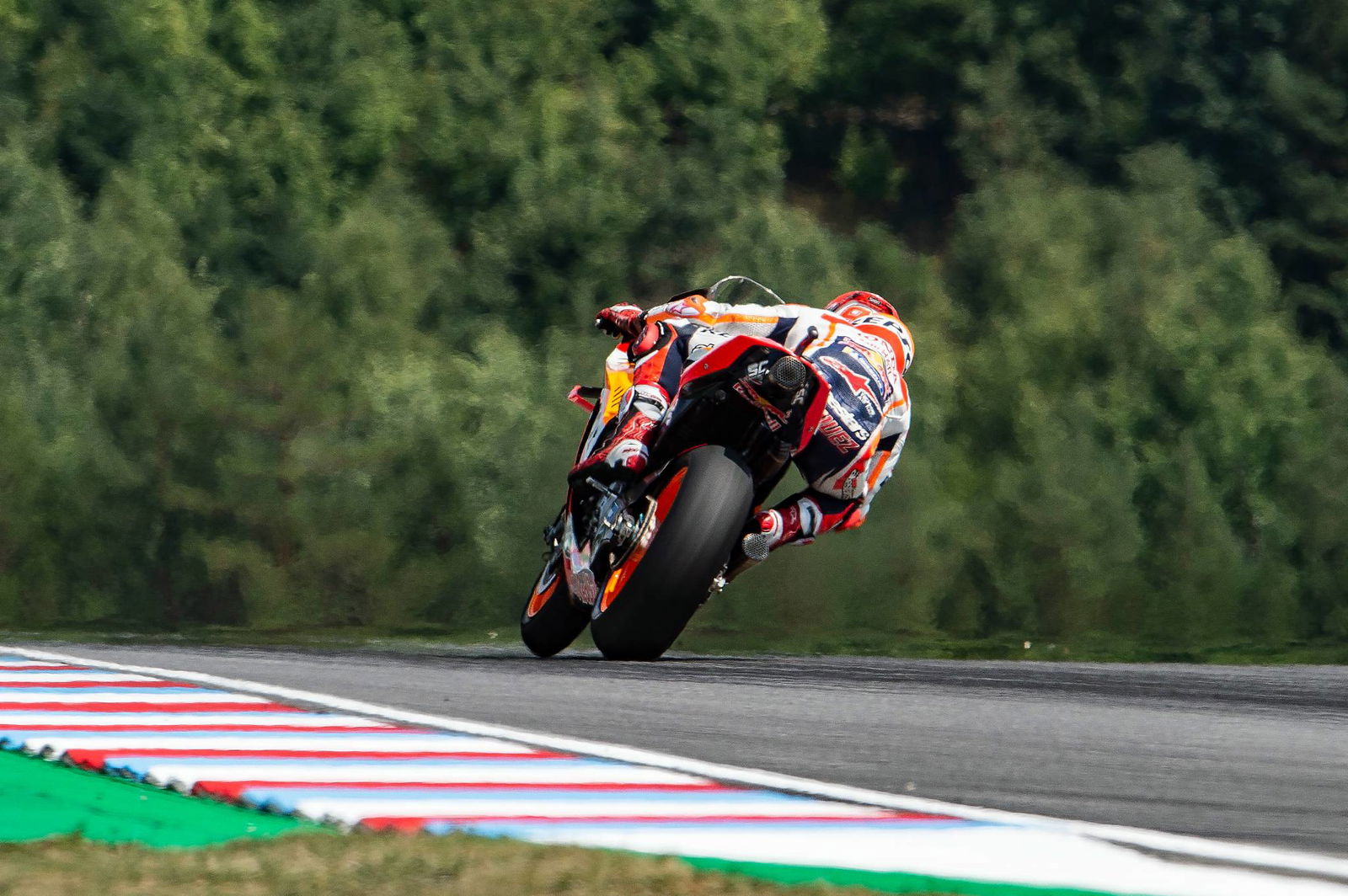 Harapan serat karbon Crutchlow diluncurkan pada lap pertama?