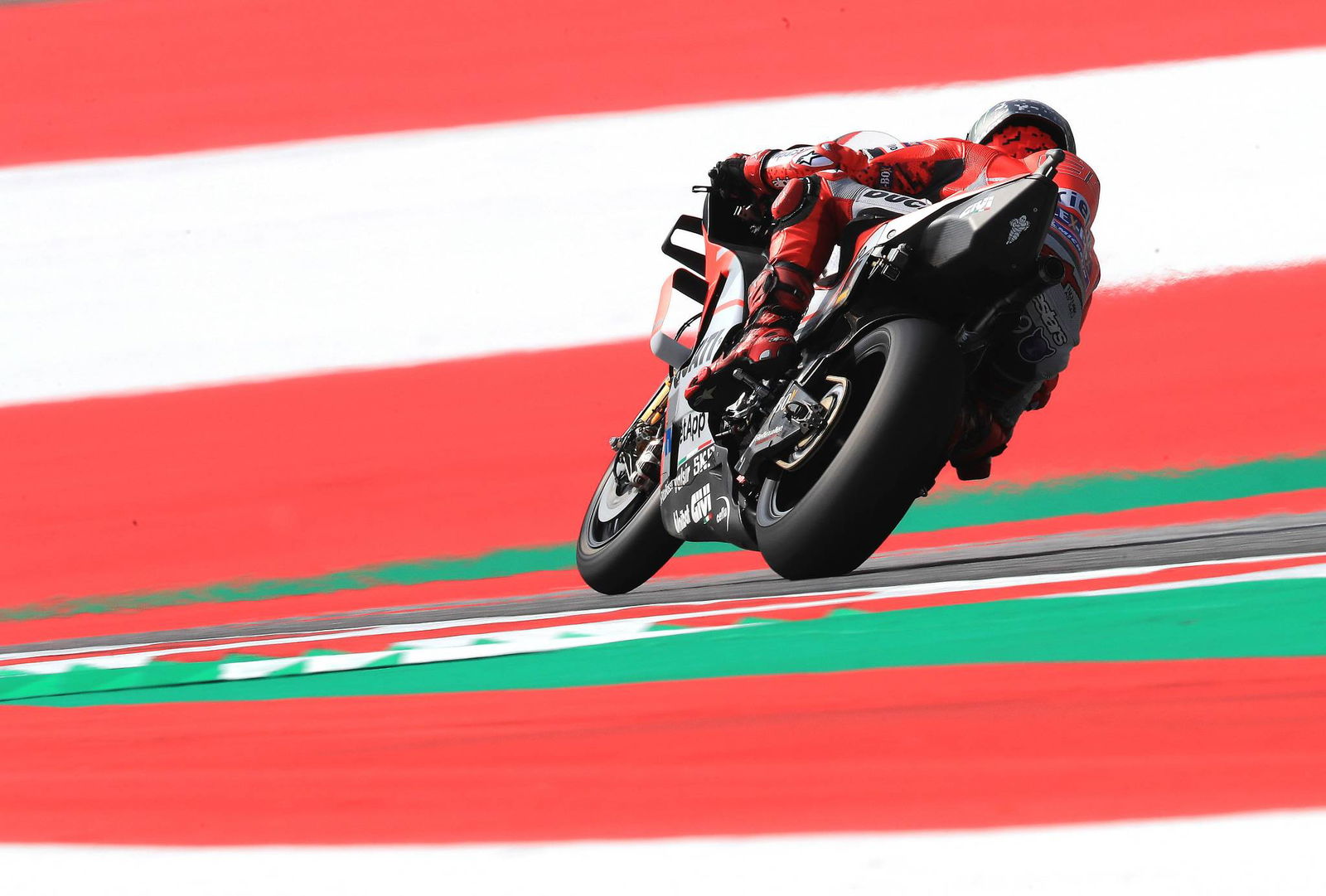 Rossi: Kami menderita - tapi saya menikmati balapan