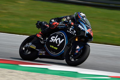 Moto2 Austria: Bagnaia yang tak tersentuh memegang pole, Vierge cedera