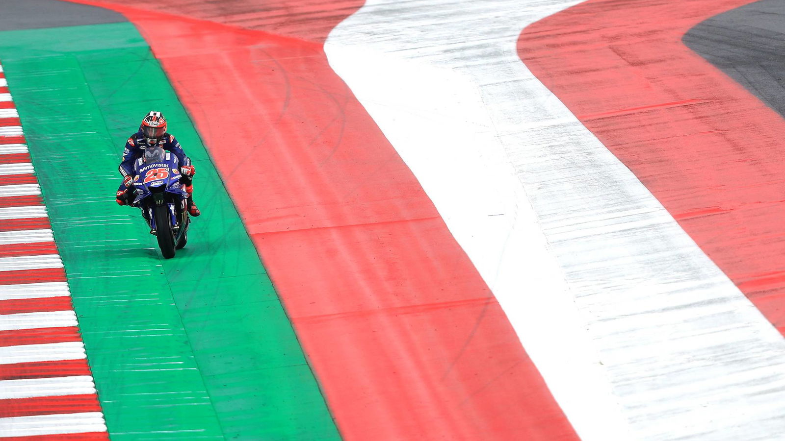 Vinales 'mengubah segalanya' tetapi masalah tetap ada