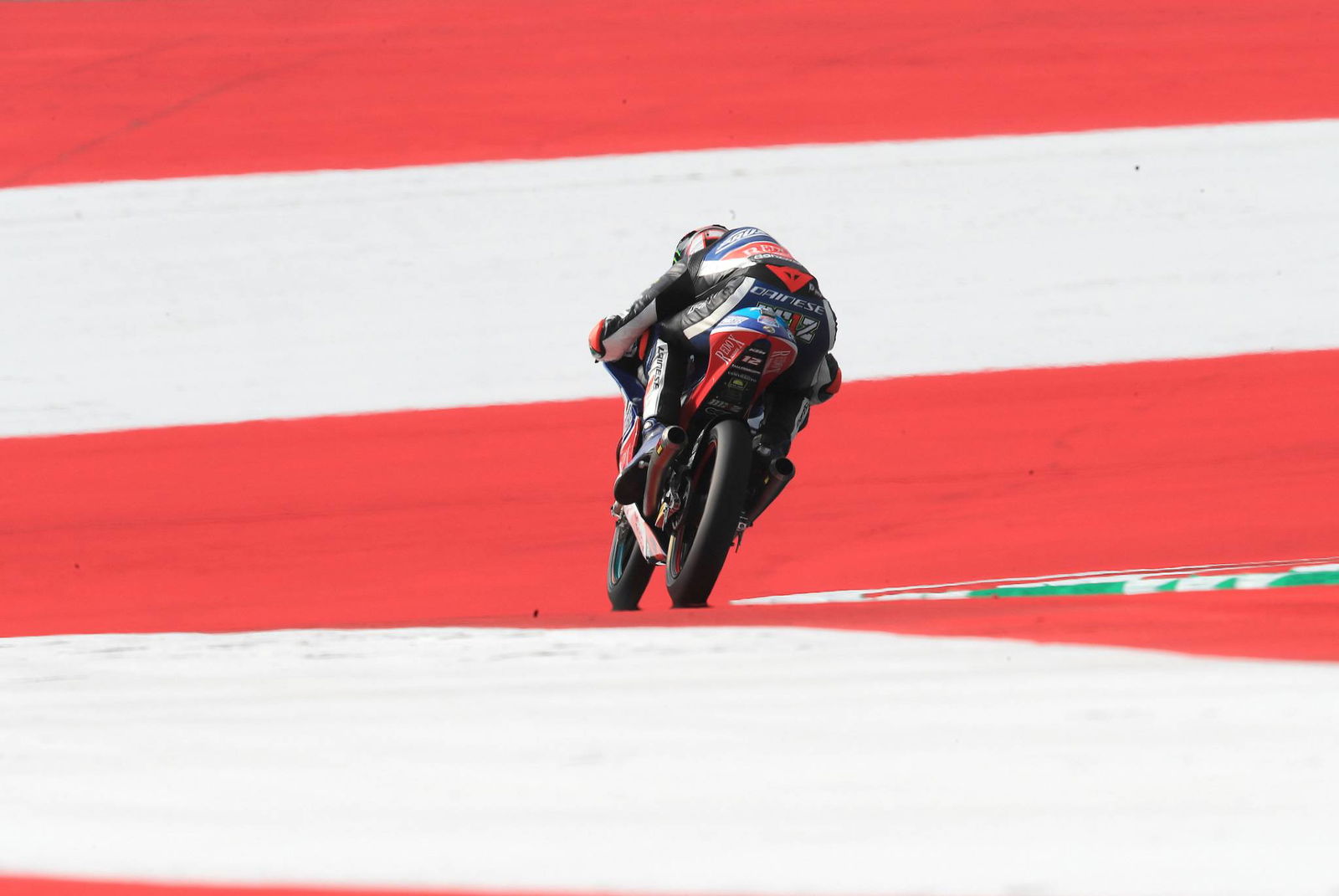 Moto3 Austria: Bezzecchi mengalahkan Martin yang cedera untuk merebut pole