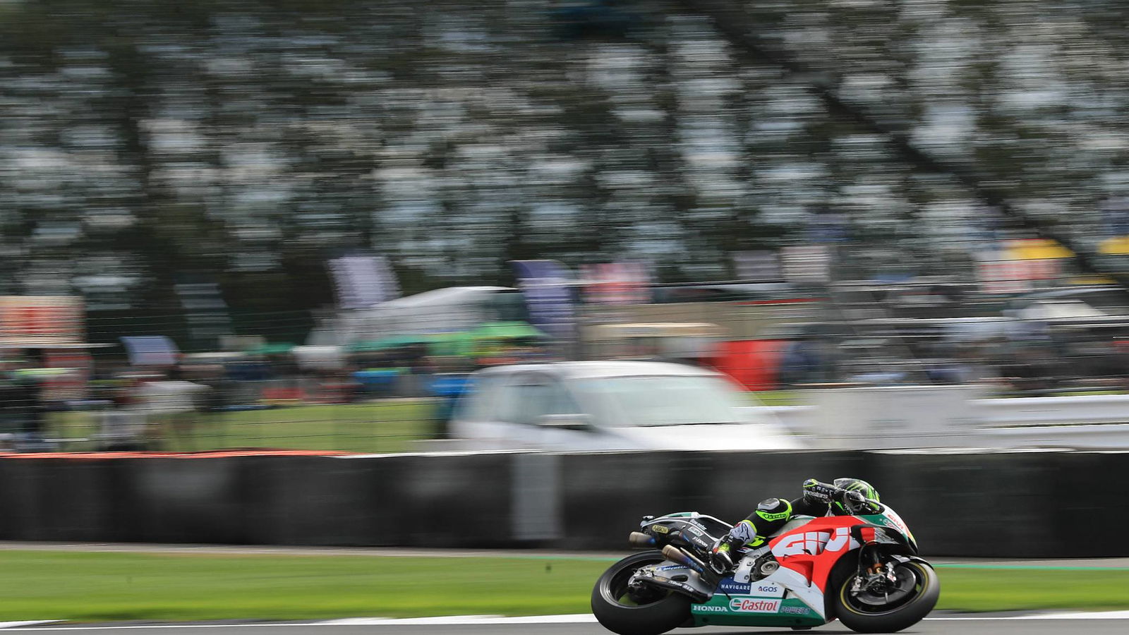 Crutchlow memuncaki FP3 dalam kondisi dingin