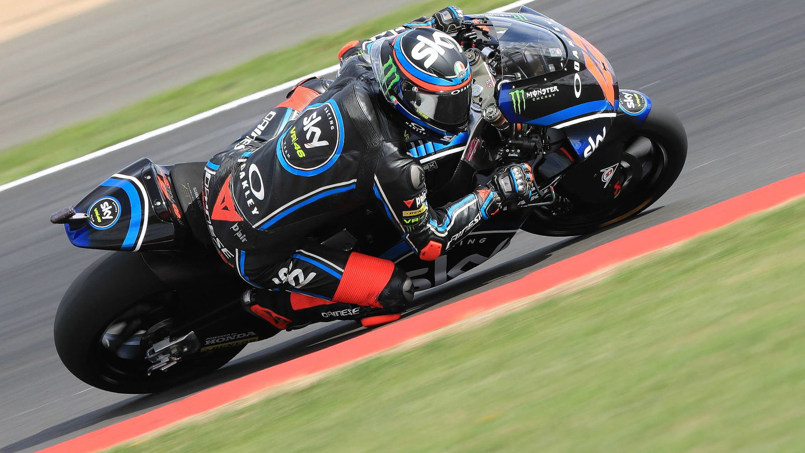 Moto2 Silverstone: Dash terlambat melihat kecepatan Bagnaia ke pole