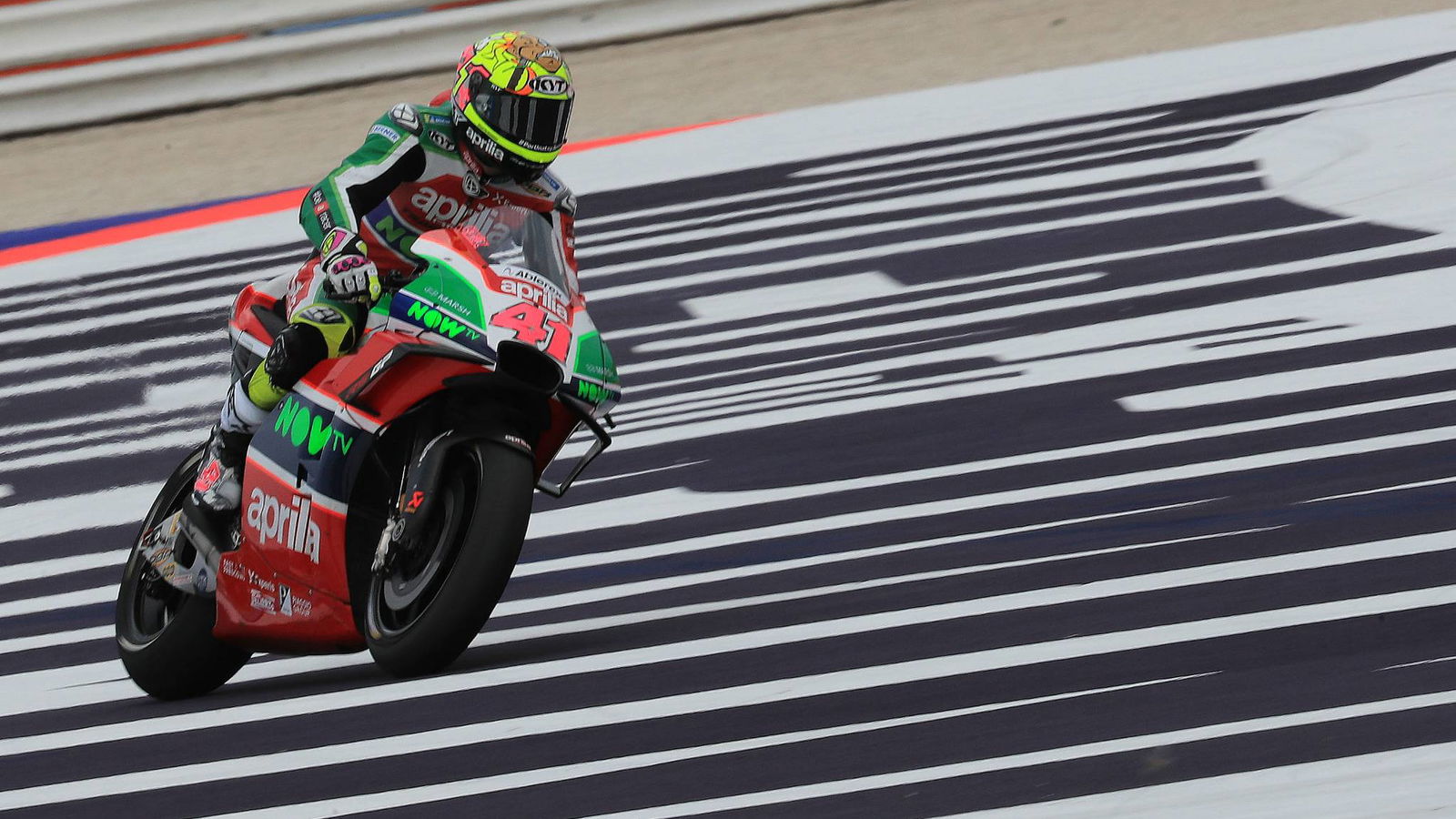 Espargaro beradaptasi dengan mesin Aprilia yang 'super berbeda'