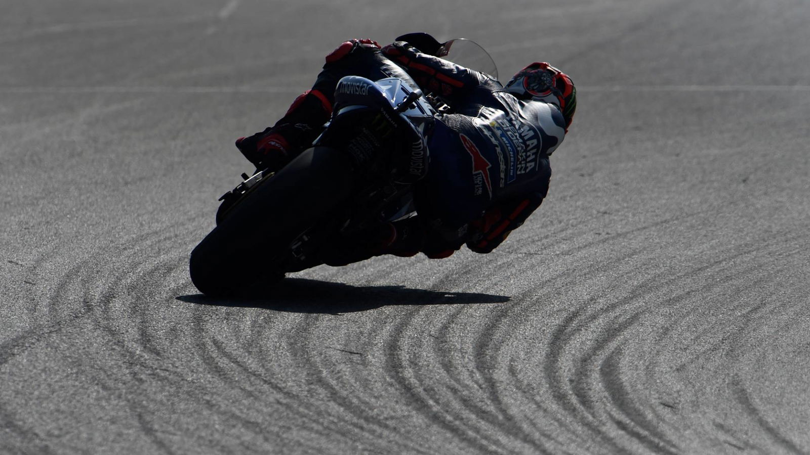 Vinales, Rossi storm times with softs in Thailand FP1