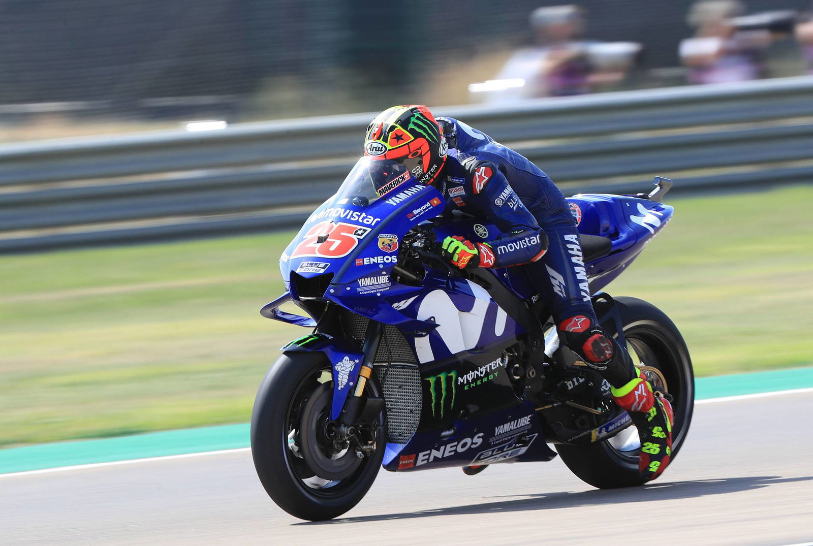 Vinales, Rossi storm times with softs in Thailand FP1