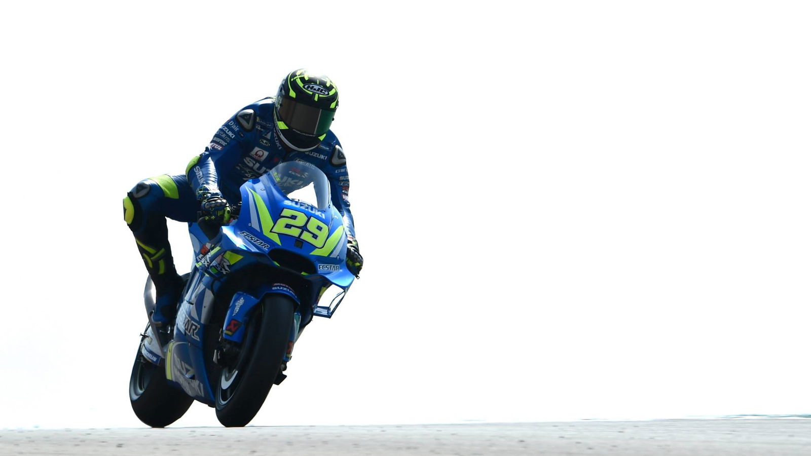 Iannone puncaki Dovizioso, Marquez melakukan pemanasan