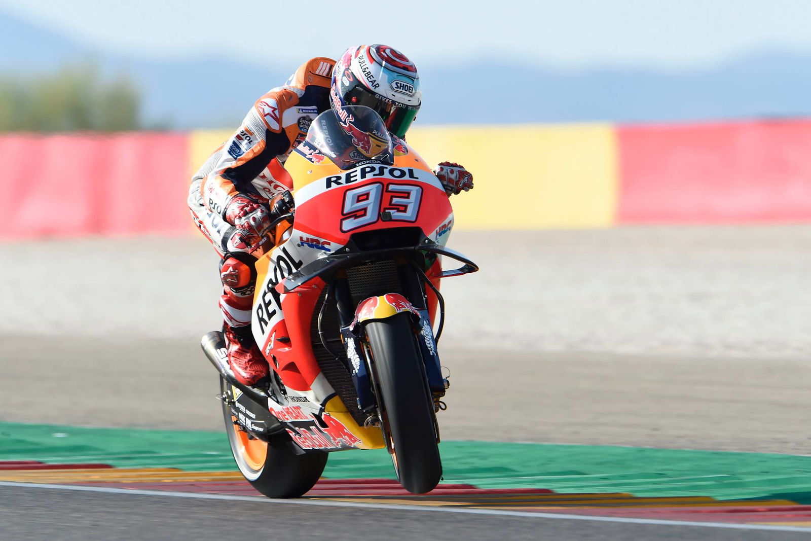 Marquez mengalahkan Dovizioso untuk kemenangan Aragon
