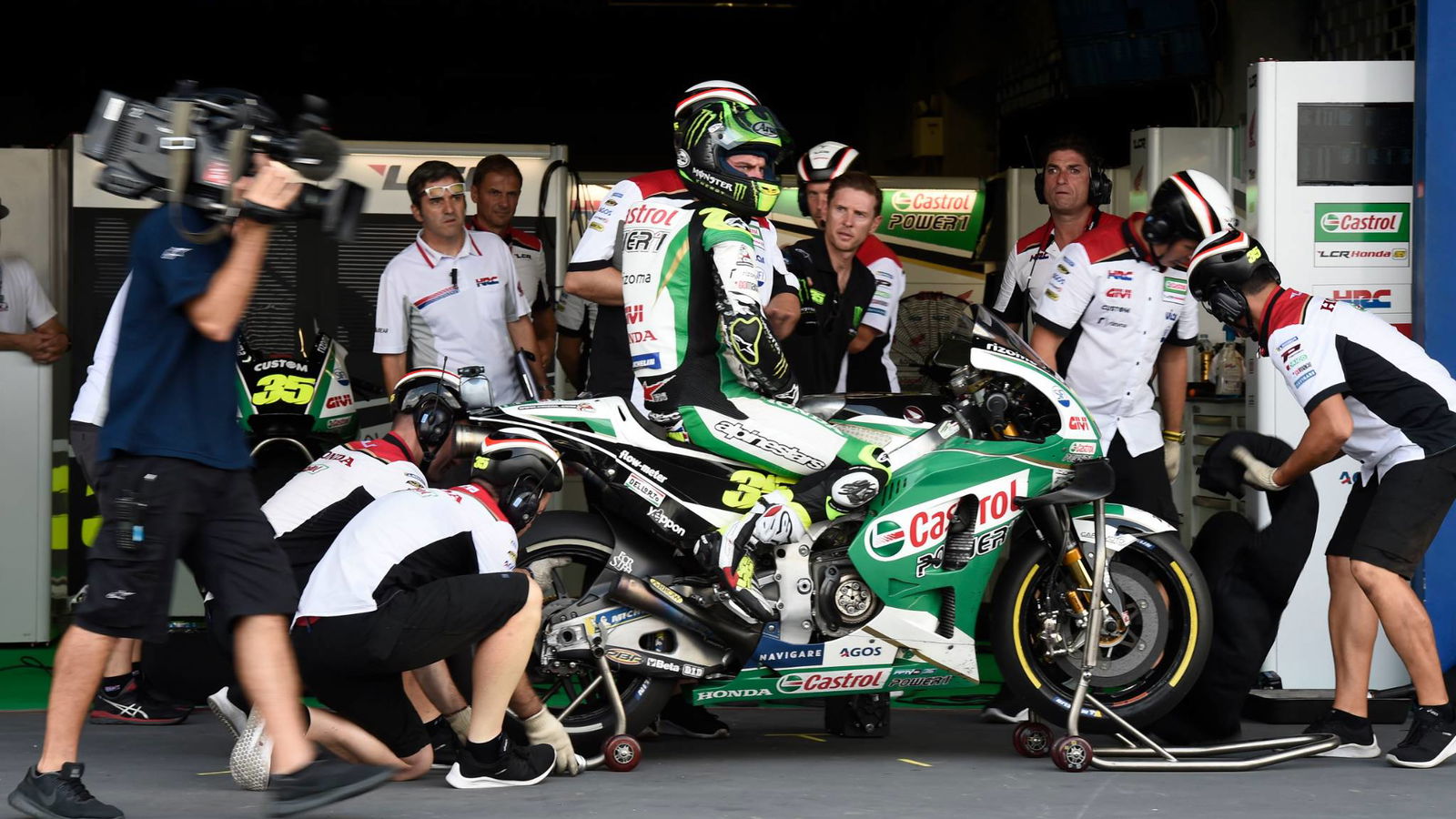 Crutchlow predicts 'hard race', Yamaha speed 'strange'