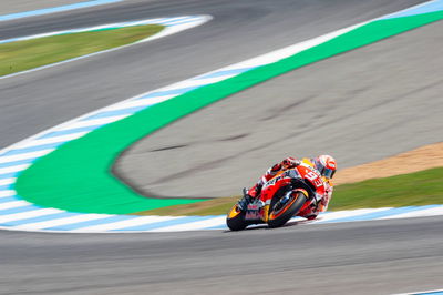 Marquez leads Yamahas in morning warm-up