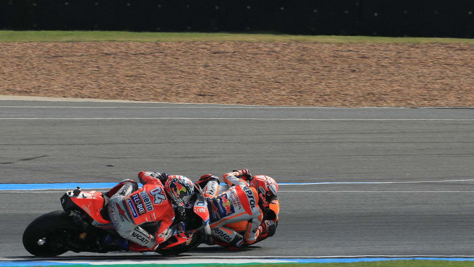 Marquez mengalahkan Dovizioso untuk kejayaan Thailand