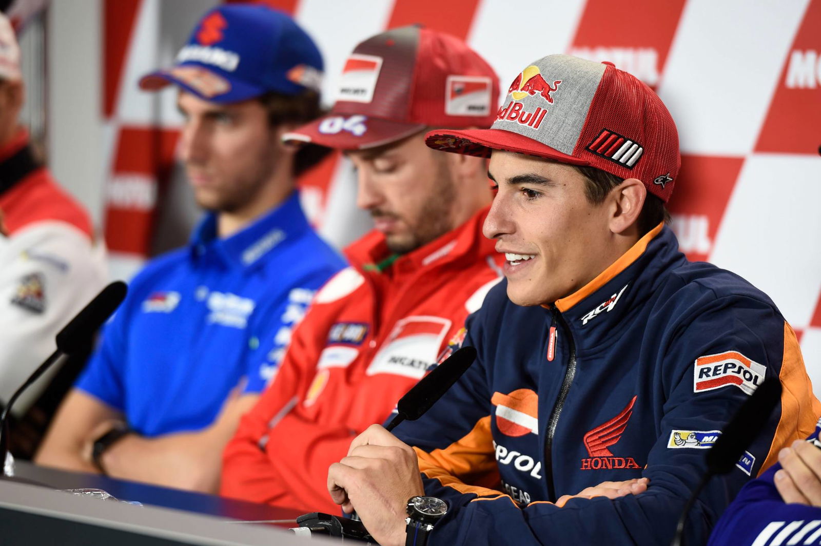 Lorenzo fears 'complete' fracture, Motegi in doubt