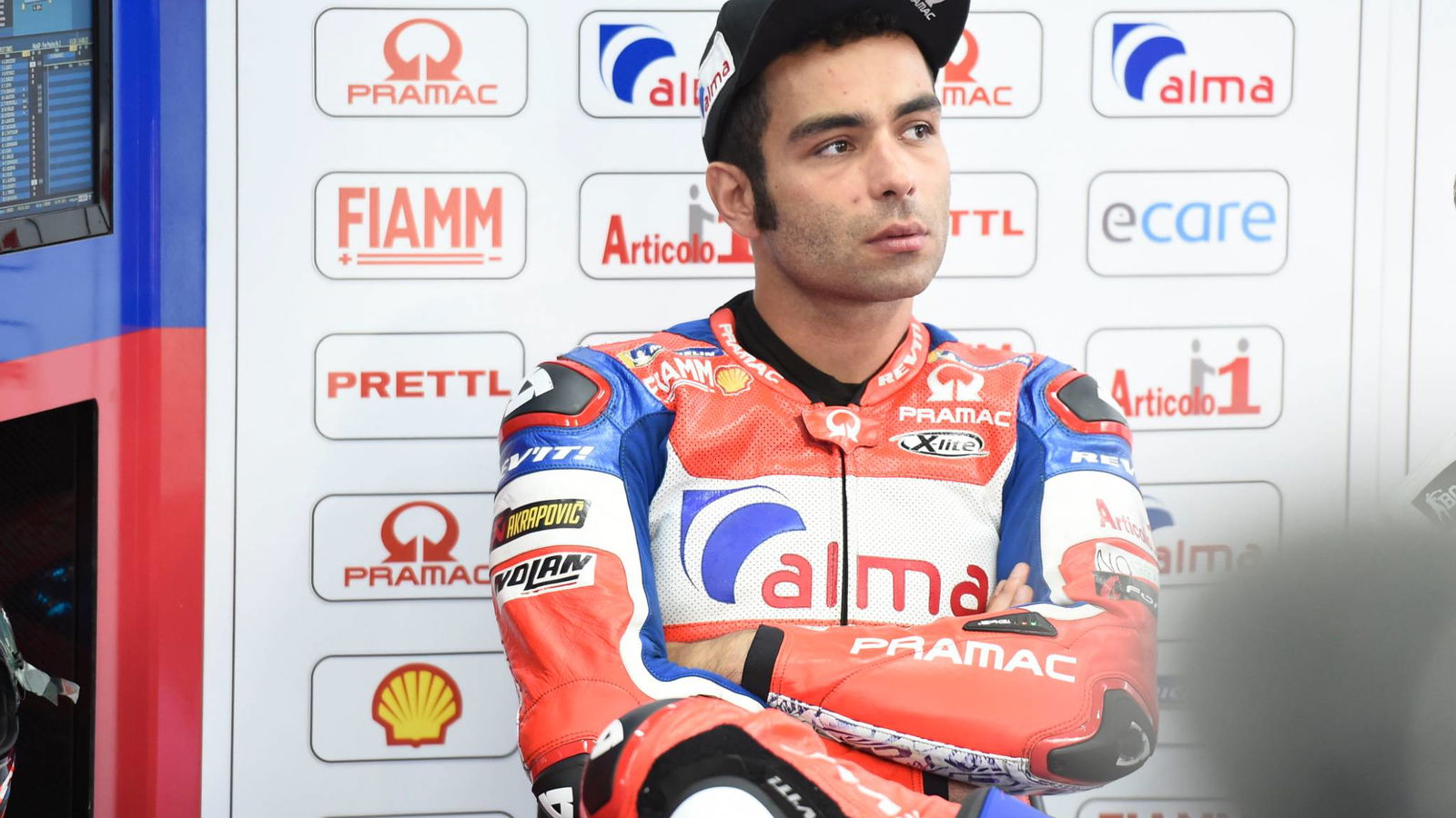 Petrucci mencoba 'yang tidak mungkin' dari baris kelima