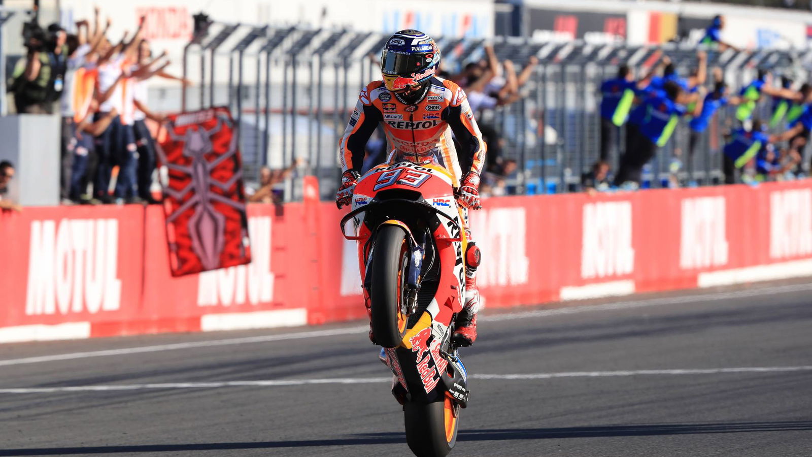 REPORT: Marquez champion as Dovi falls in Japan
