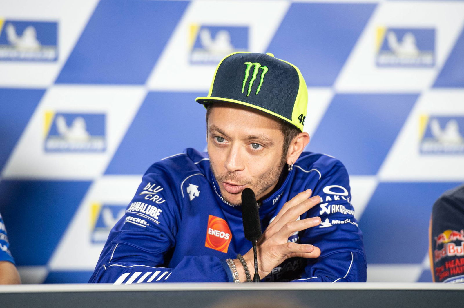Vinales: Difficult to get answers to problems