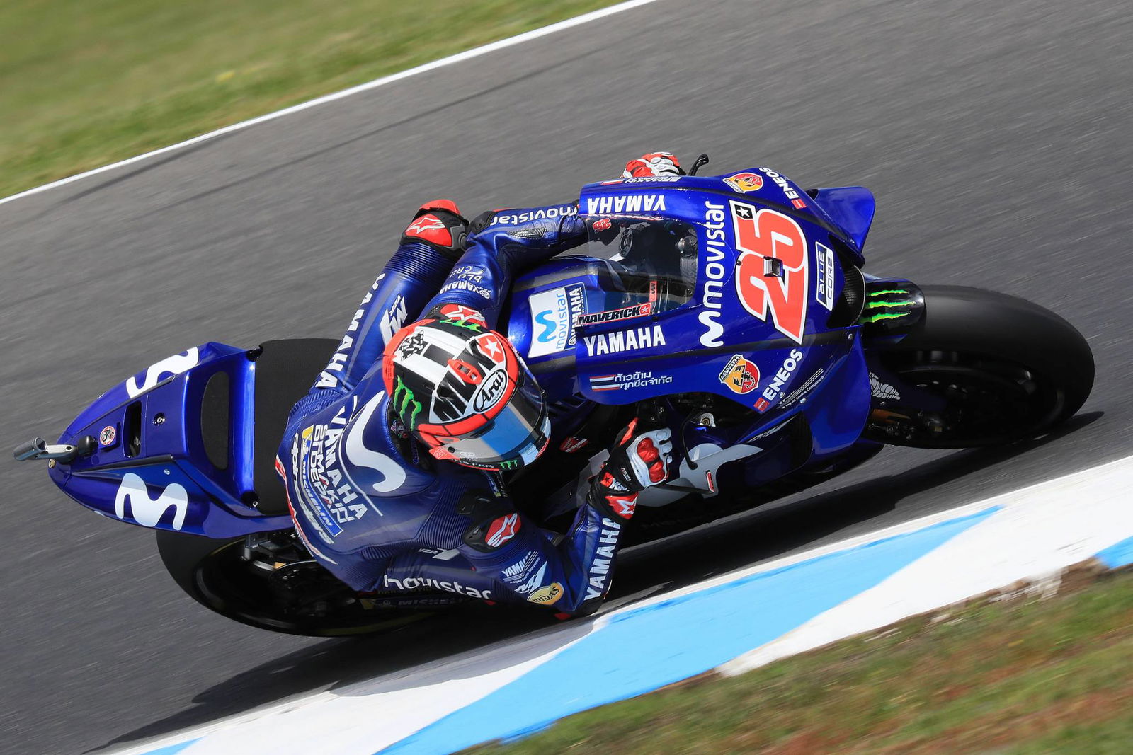 Iannone comfortably ahead in warm-up