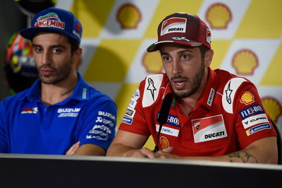 Rossi menandai tantangan ban Yamaha di Sepang