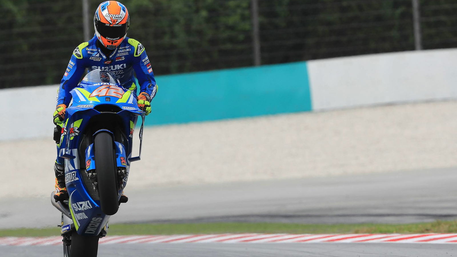 'On fire' Rins berkuasa di depan di Sepang