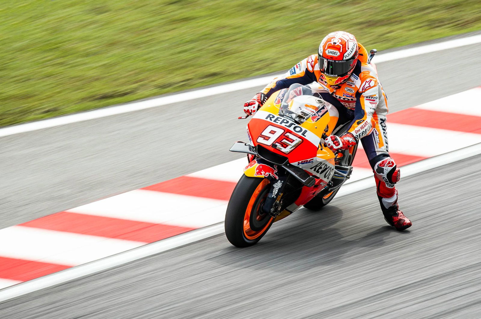 Vinales ups the pace from Marquez