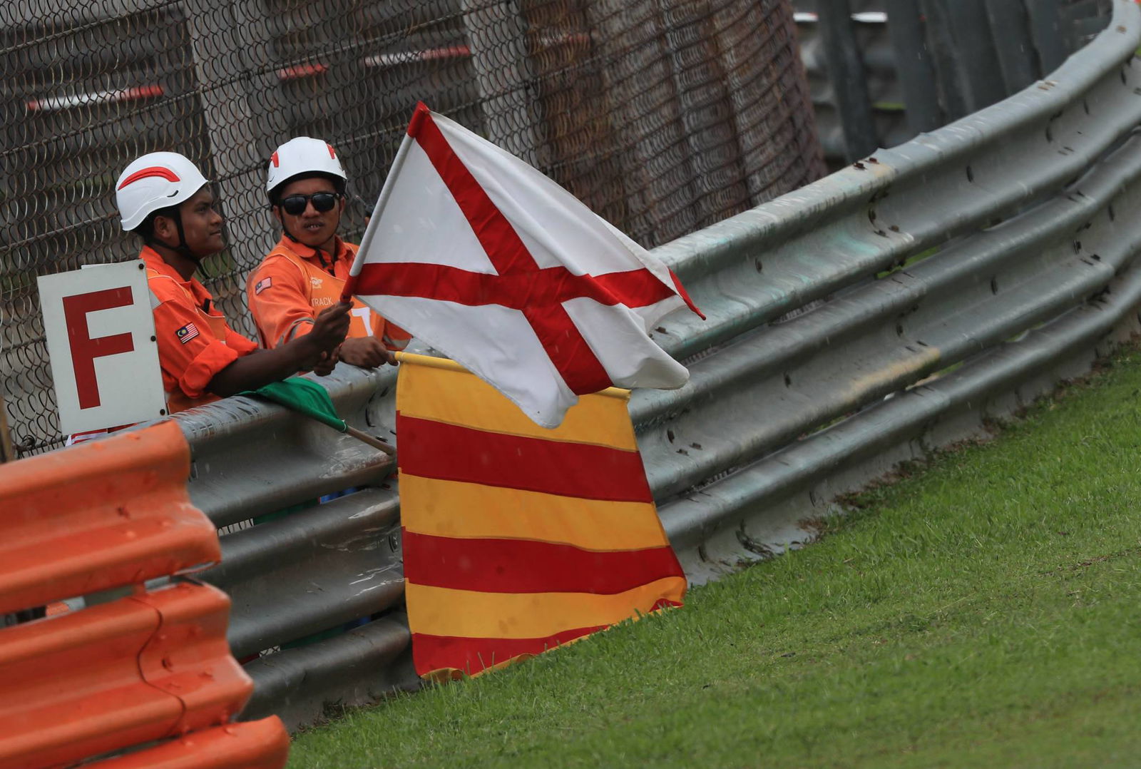Dixon: Turn 1 and 2 was a disaster, should have been battling for the podium