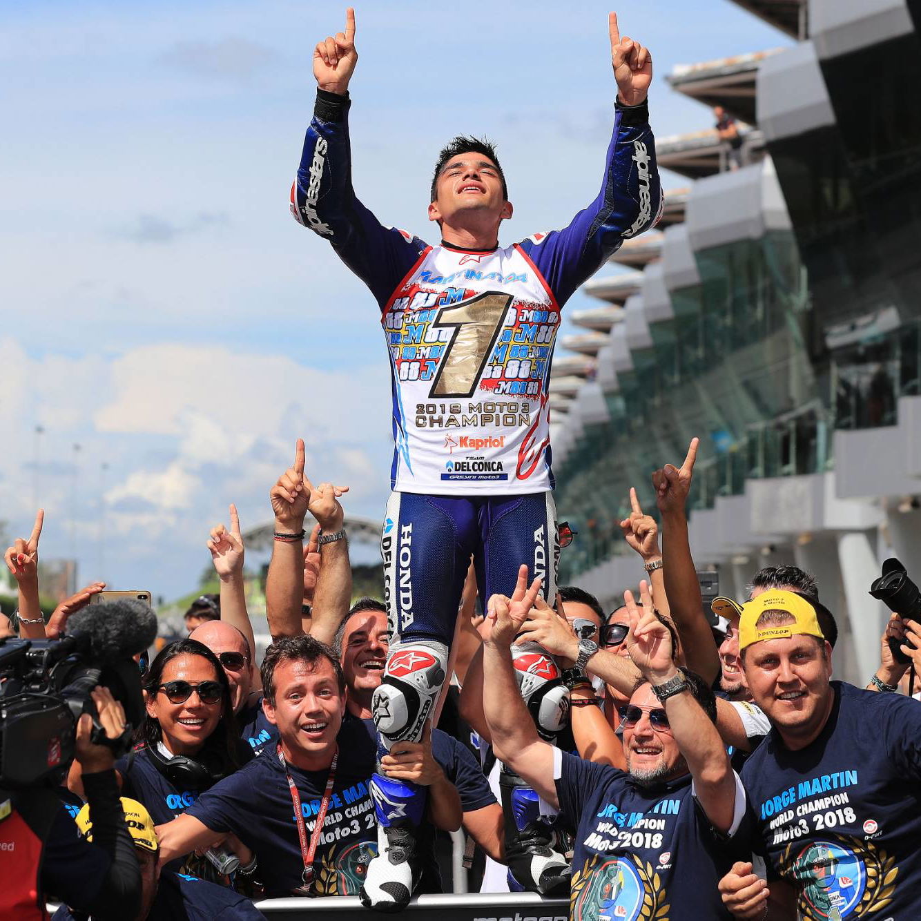 Honda to present Simoncelli's father with RC212V