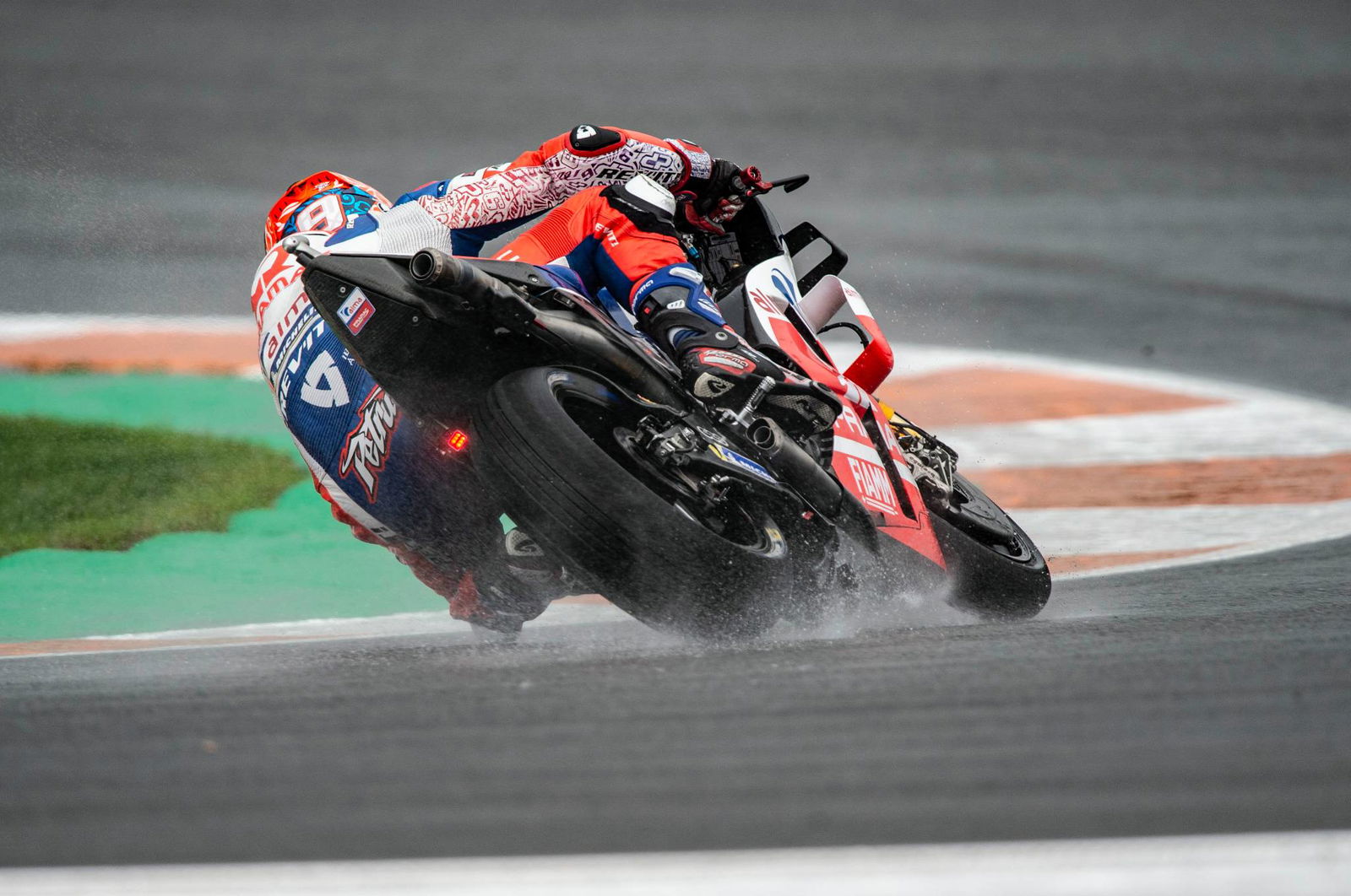 Petrucci menjadi yang teratas sebagai Vinales, Rossi kehilangan tempat Q2
