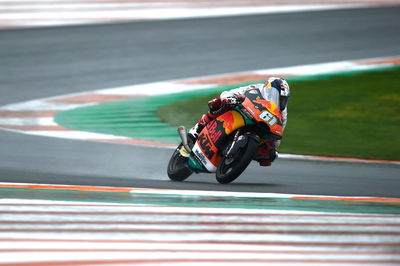 Moto3 Valencia: Outstanding Oncu takes historic win on debut