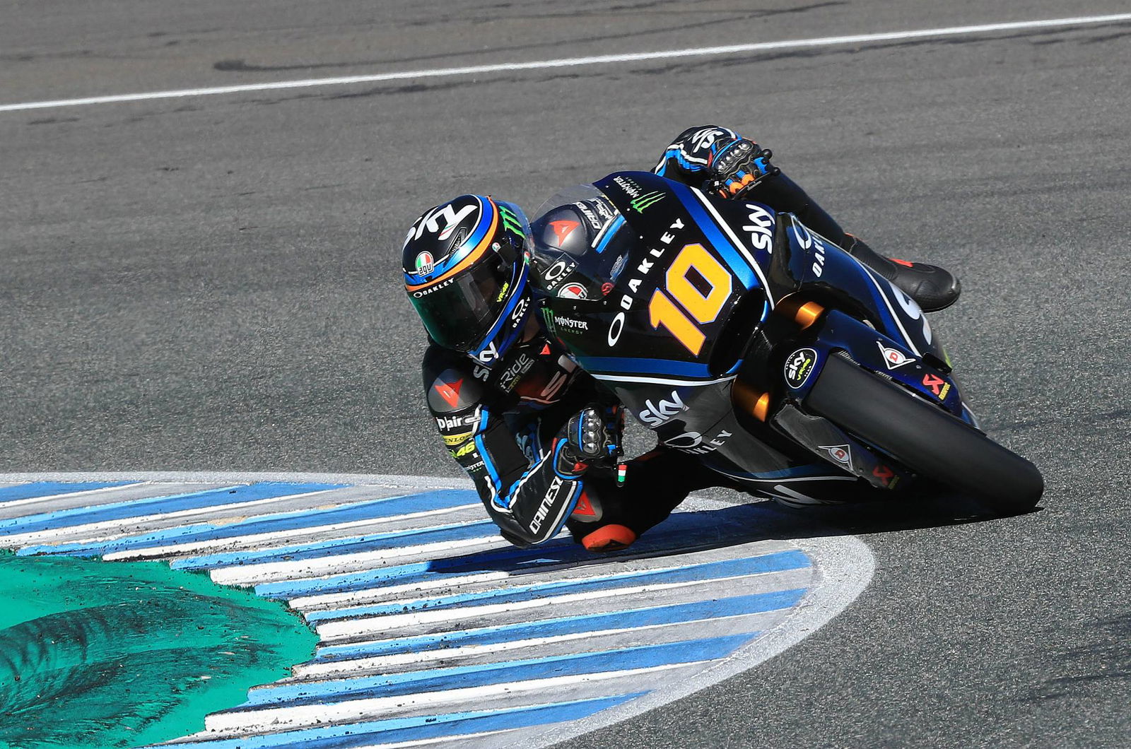 Moto2: Dixon tercepat saat basah