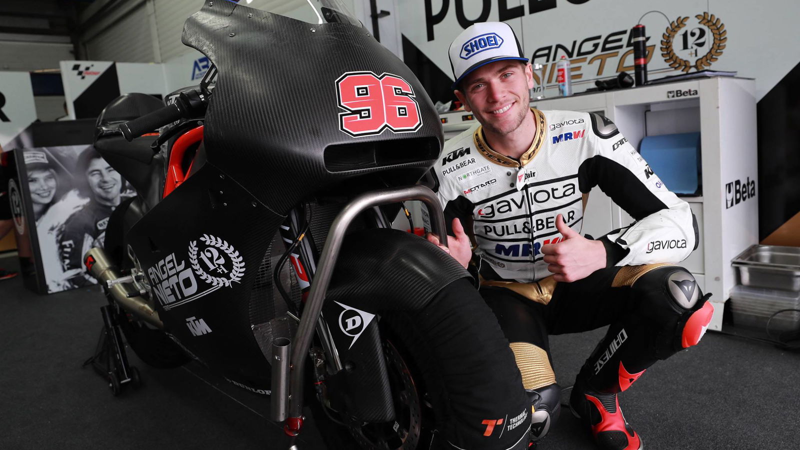 Moto2: Dixon tercepat saat basah