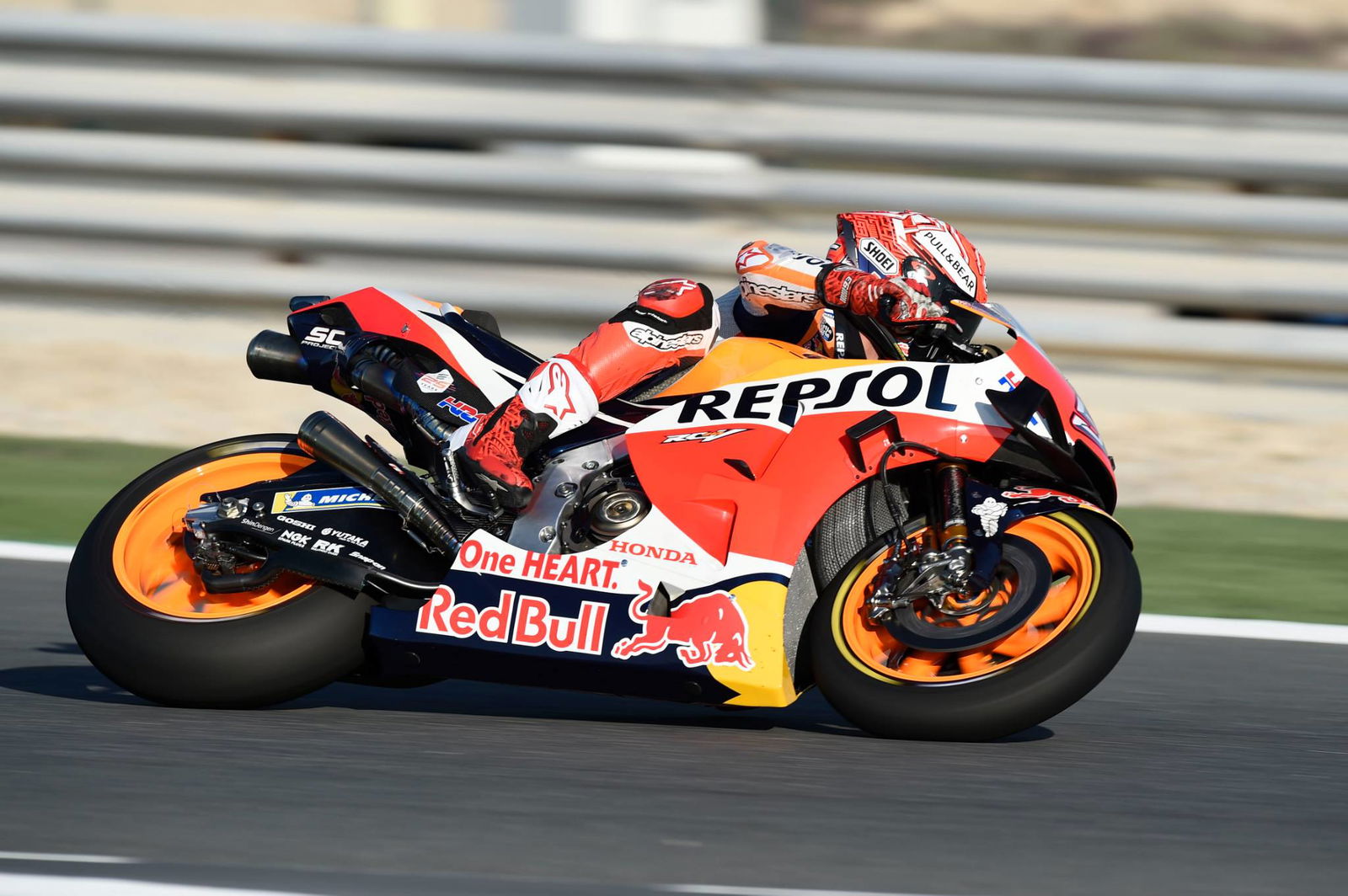 Petrucci memimpin FP4 di antara banyak faller
