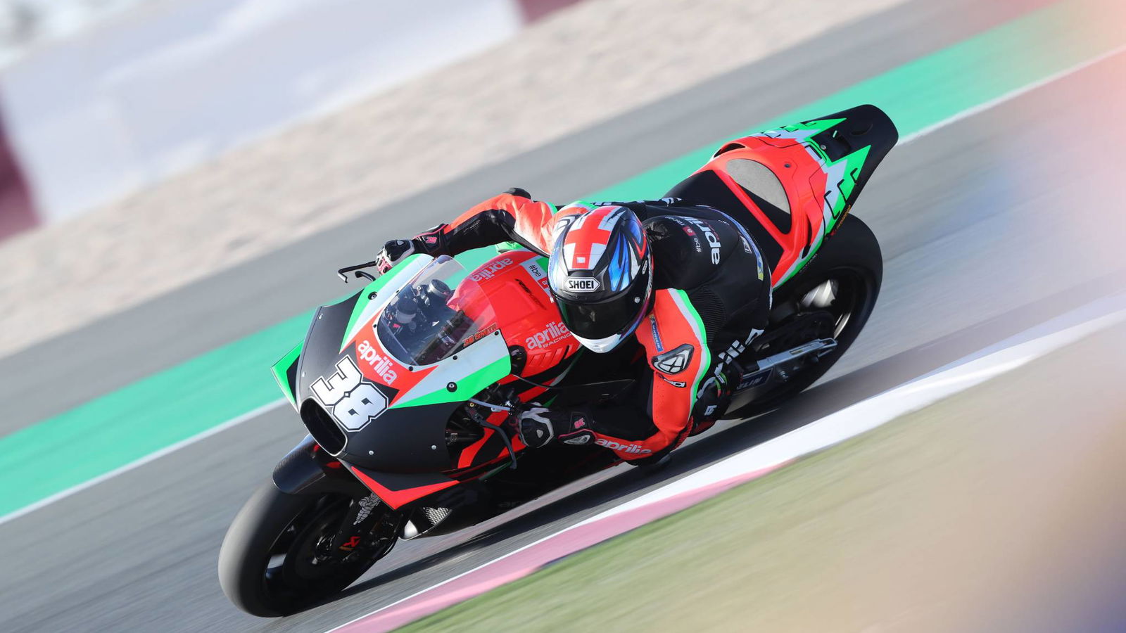Smith swaps TV for track with Jerez wild-card