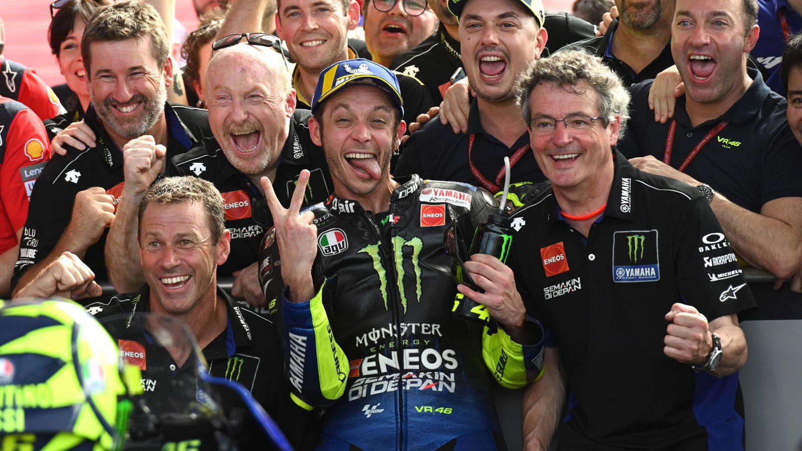 'Era lain' - Rossi naik podium 23 tahun setelah debut!
