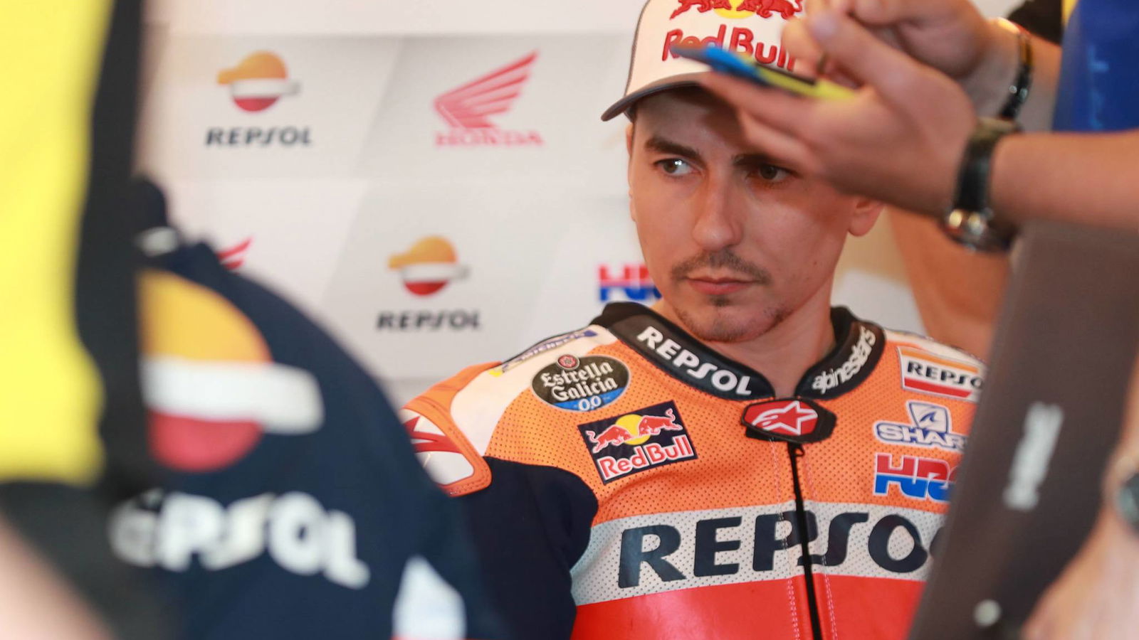 Lorenzo: It wasn't the chain…