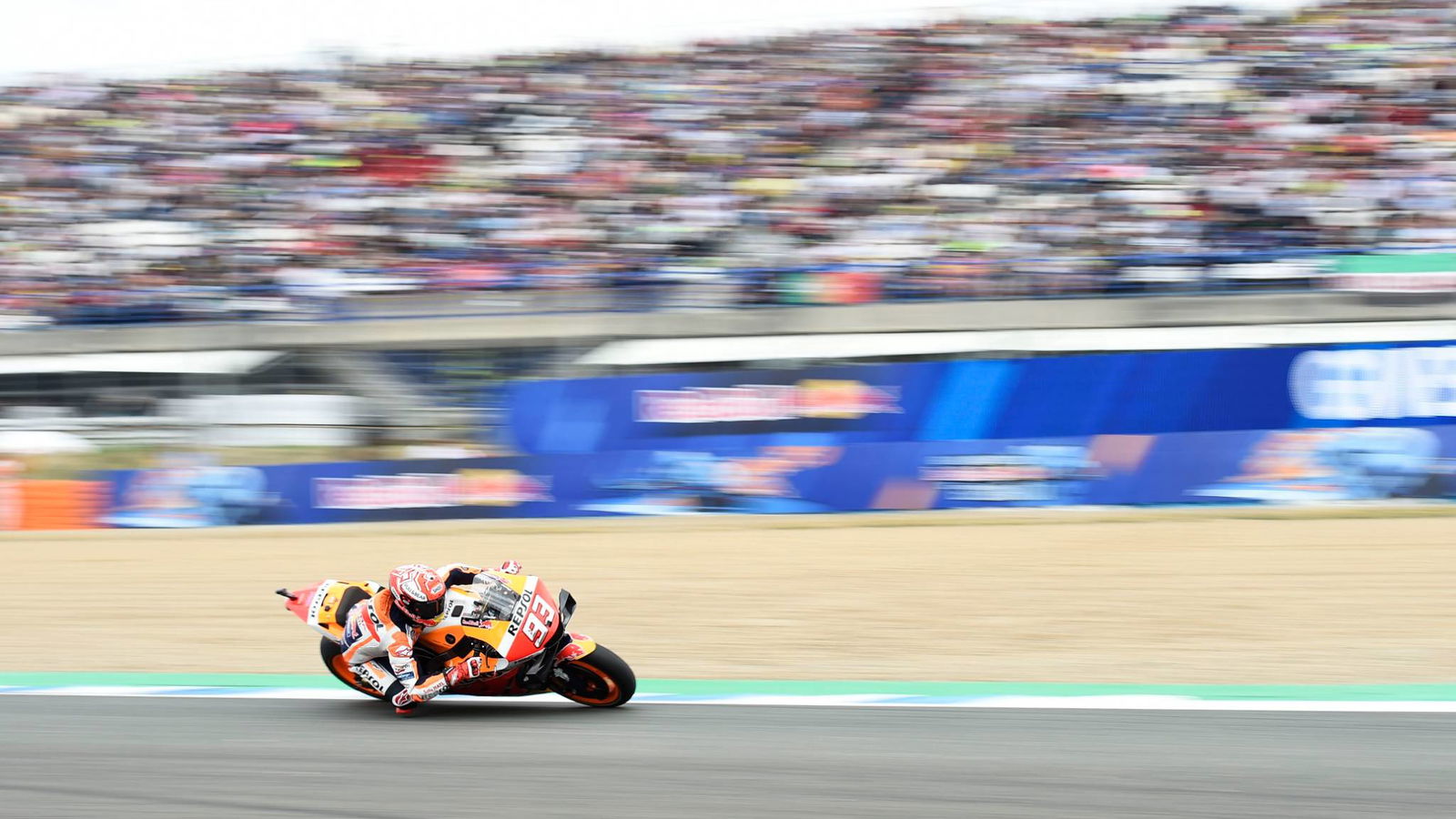 Marquez in control at Spanish MotoGP to regain points lead