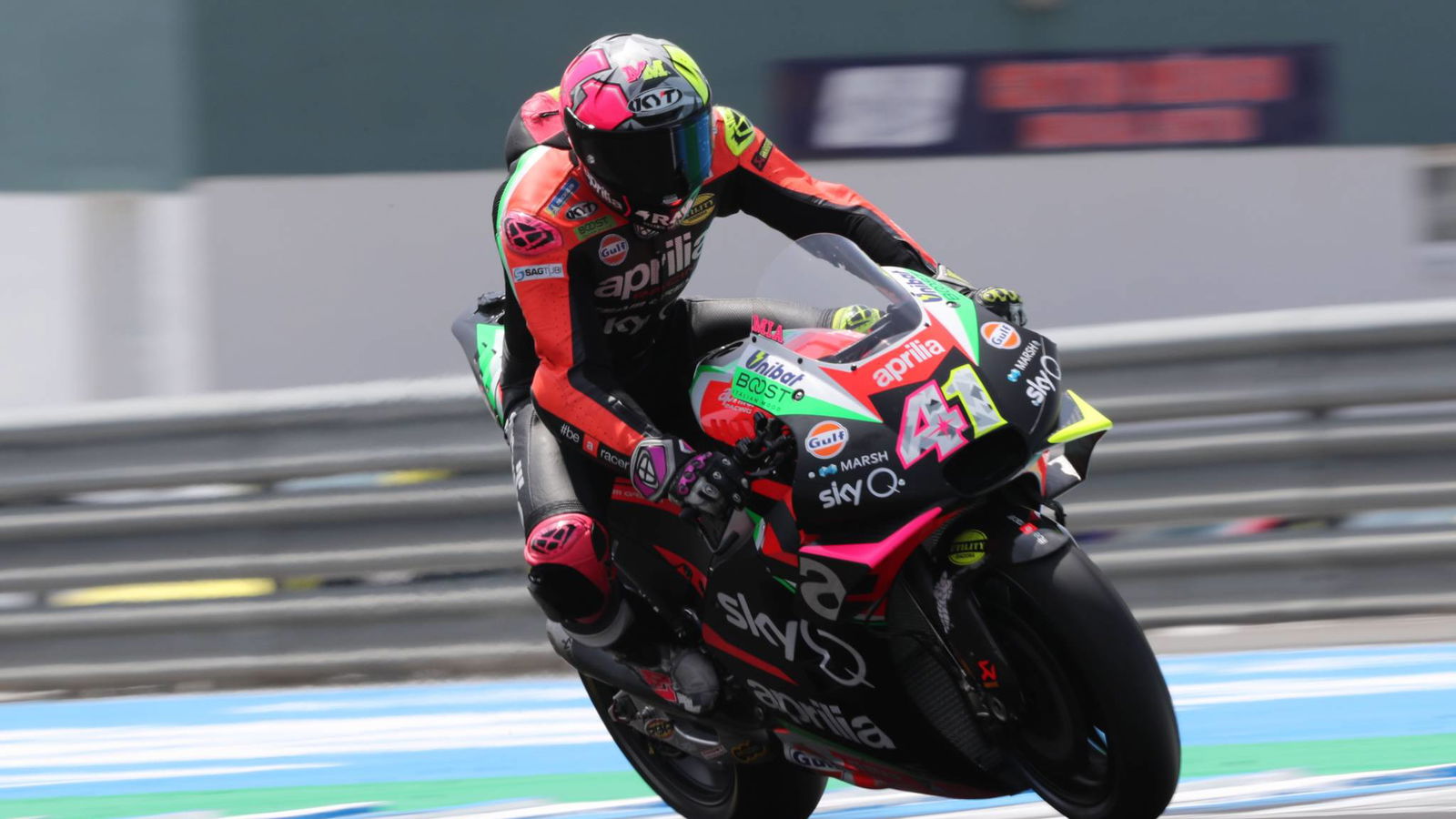 Espargaro banking on braking