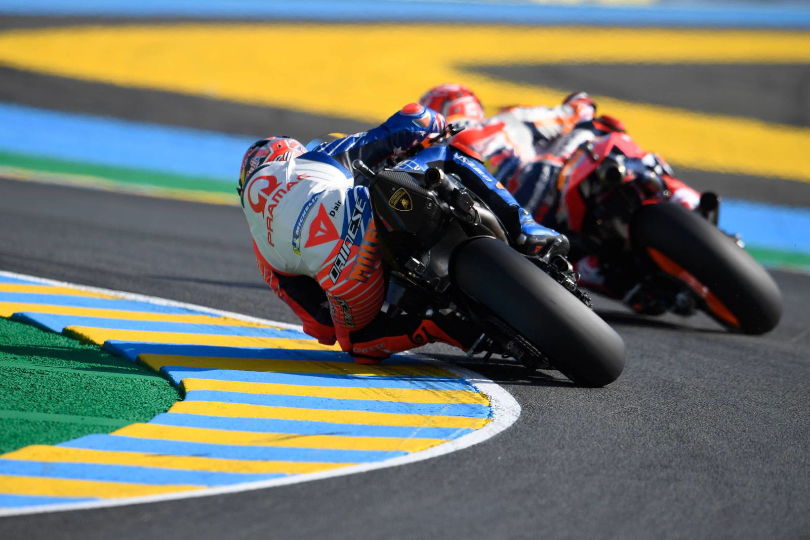 Vinales leads Marquez in FP2 scattered by falls