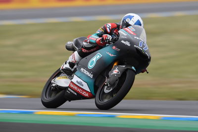 Moto3 Le Mans: John McPhee bertahan untuk memenangkan thriller Prancis