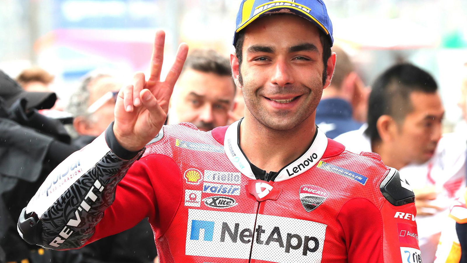 Petrucci 'penasaran' melihat kemana barisan depan mengarah