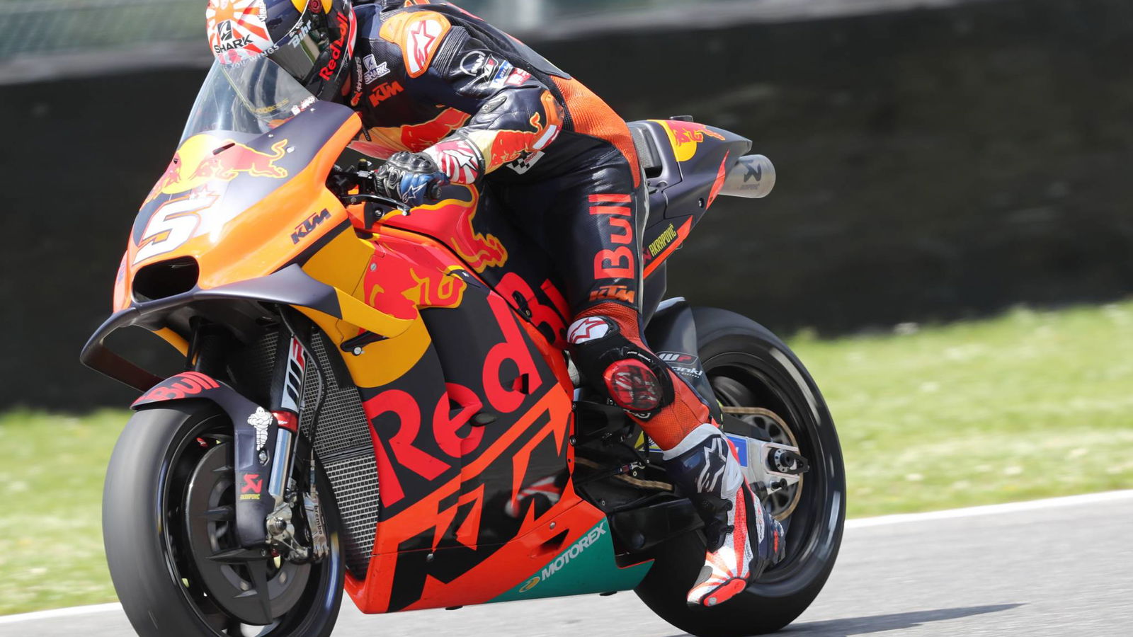 Zarco tertarik untuk komentar Pedrosa, swingarm karbon