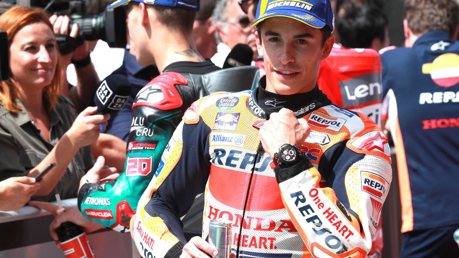 Marquez menyeret tiang keluar dari tas untuk menolak Quartararo