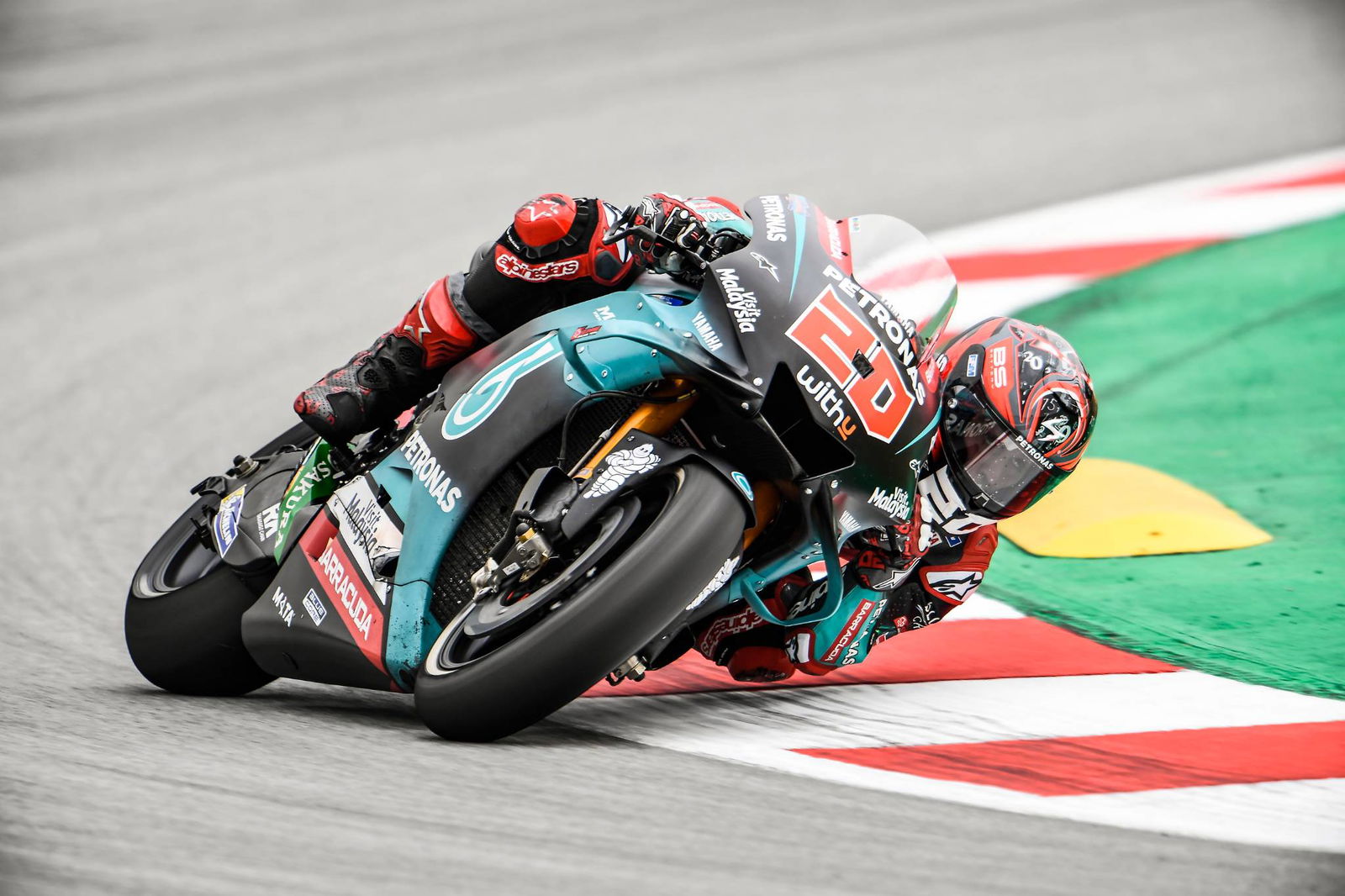 Quartararo mengalahkan saingannya untuk mengatur kecepatan latihan MotoGP Catalunya